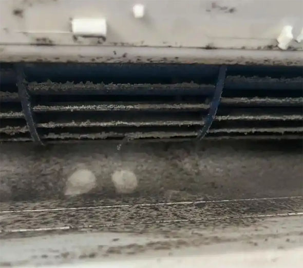 池州空调吹的风有股烧焦味是怎么回事